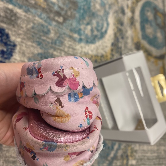 Freshly Picked Princess Bow Mocc. - Picture 4 of 4